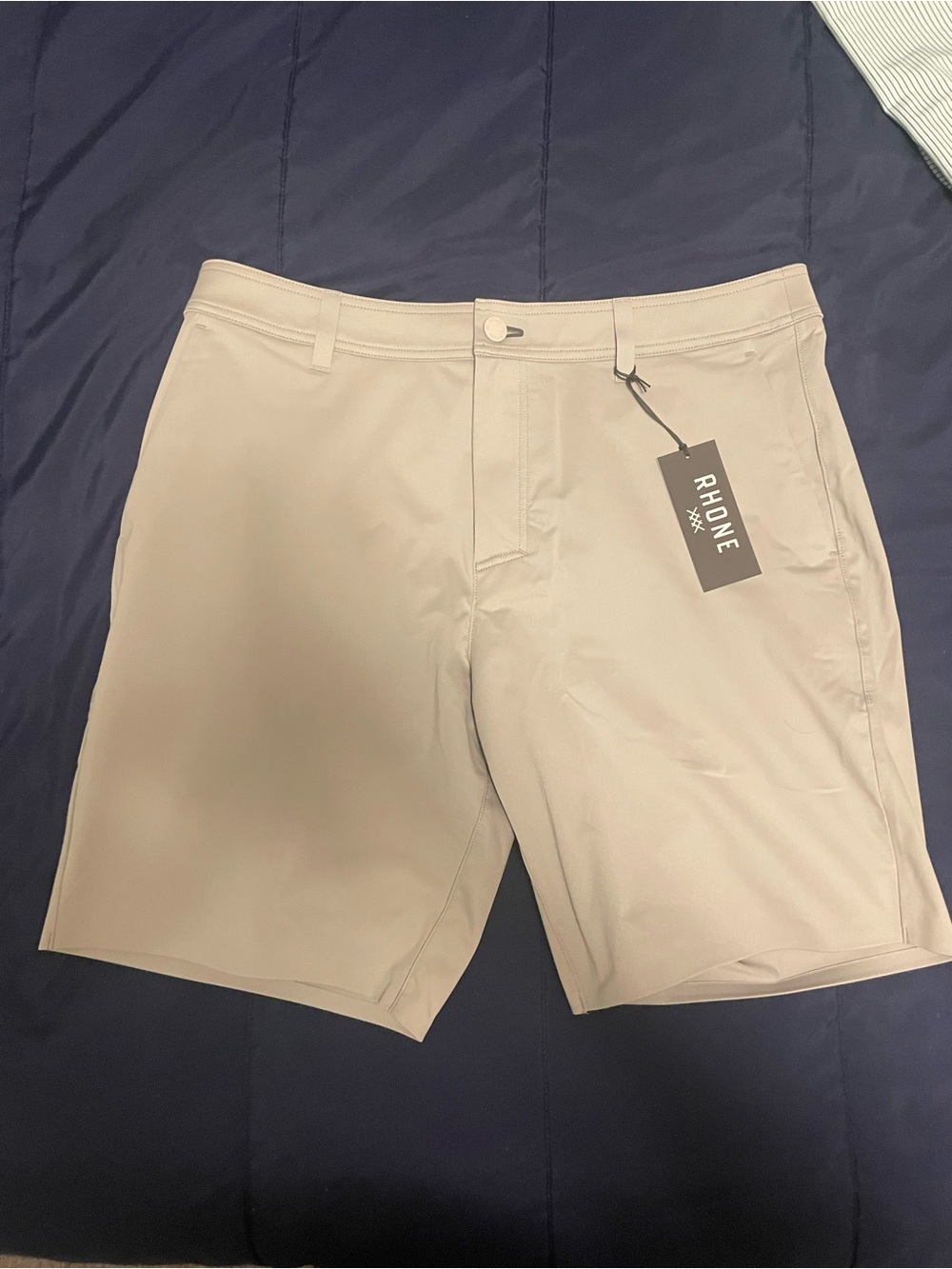 NWT Rhone 9" Commuter Flyweight Shorts Men's 34 - Light Gray